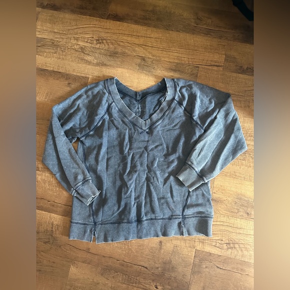 Aerie V neck sweater - Picture 2 of 3